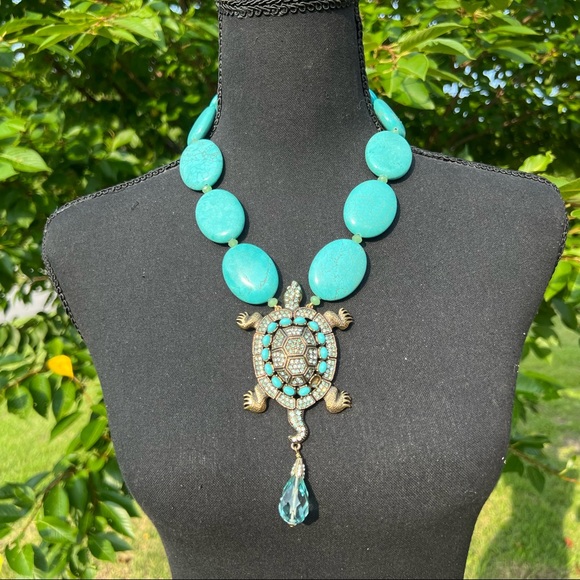 Heidi Daus Sparkling Latge Turquoise Turtle Necklace - Picture 12 of 16